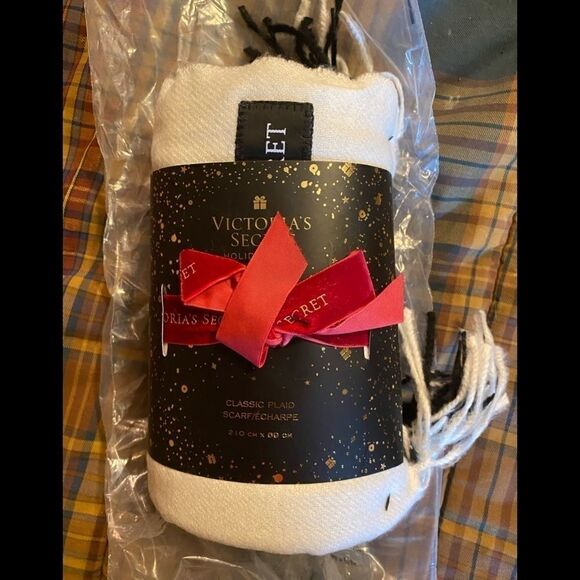 Victoria secret scarf plaid - Picture 1 of 4